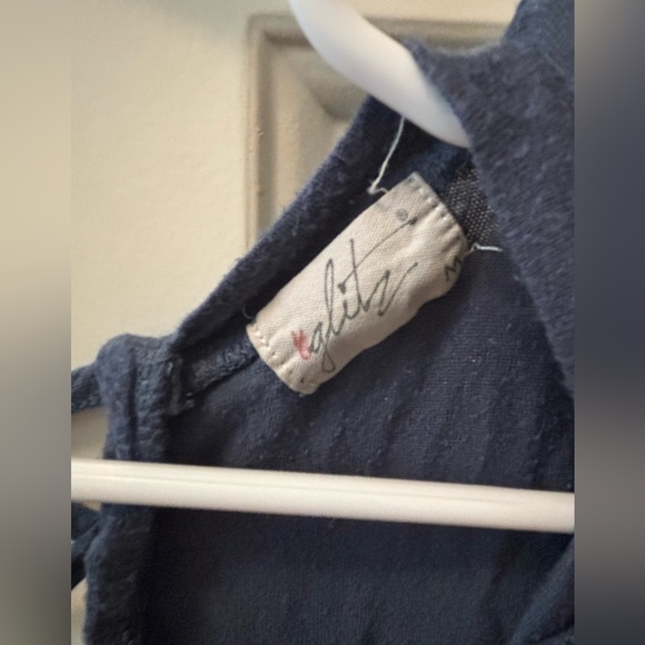 Women’s Glitz Blouse - Picture 2 of 3